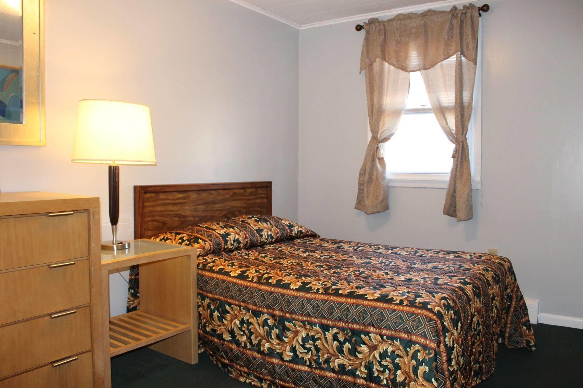 Motel Montreal Lac George Extérieur photo